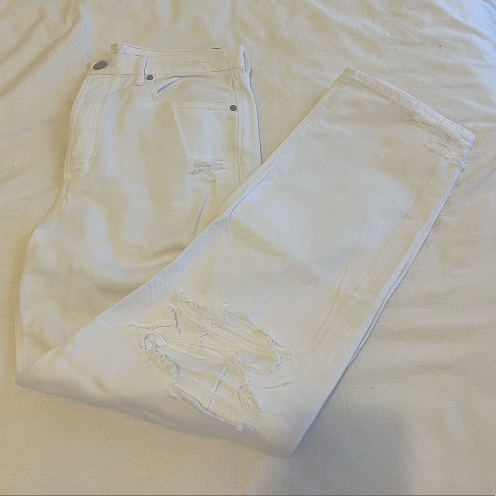 American Eagle 90s Boyfriend Distressed Jeans